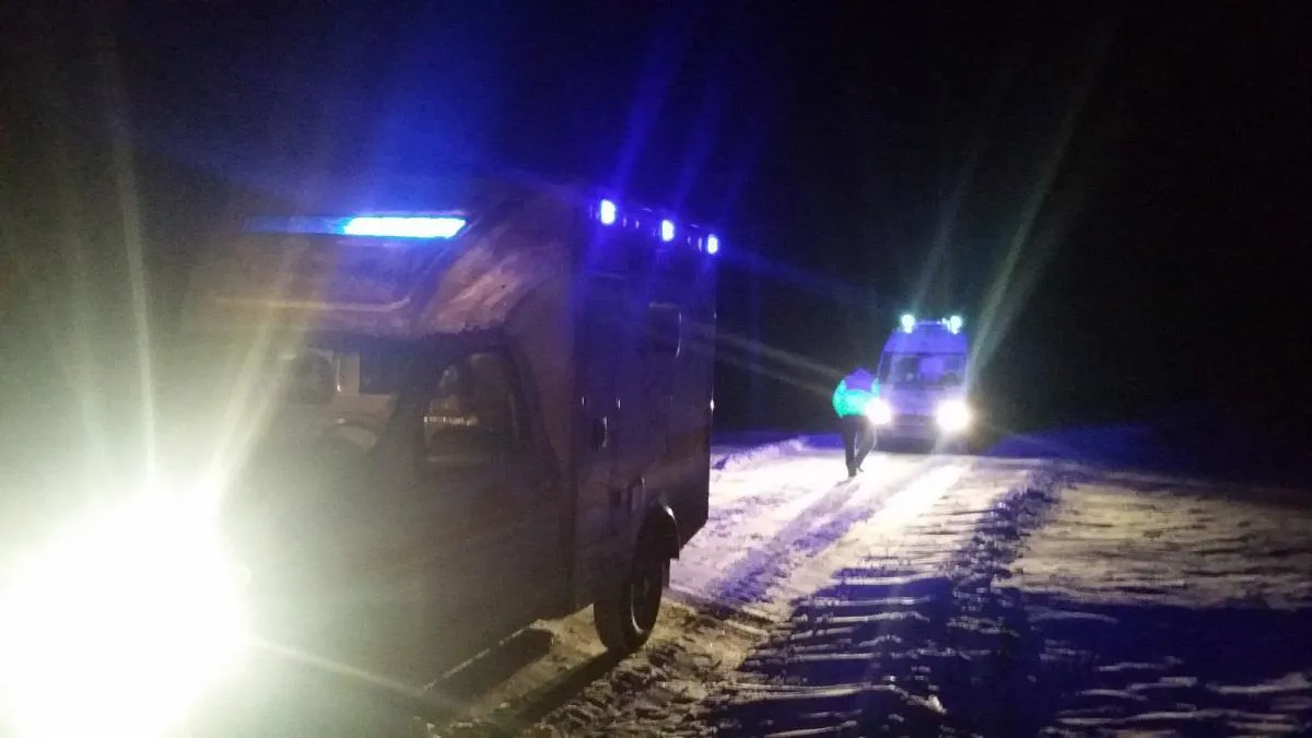 انتقال بيمار بدحال و نجات جان وي با وجود برف سنگين توسط همكاران اداره حوادث و فوريتهاي پزشكي معاونت درمان دانشكده علوم پزشكي و خدمات بهداشتي و درماني مراغه